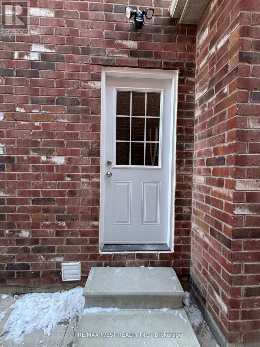 Basement Unit - 7 Locomotive Crescent, Brampton, Ontario  L7A 0S5 - Photo 1 - W12509586