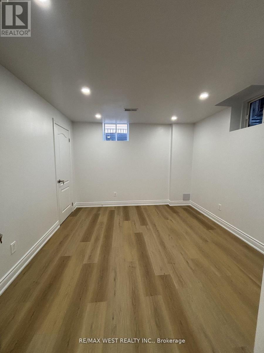 Basement Unit - 7 Locomotive Crescent, Brampton, Ontario  L7A 0S5 - Photo 12 - W12509586