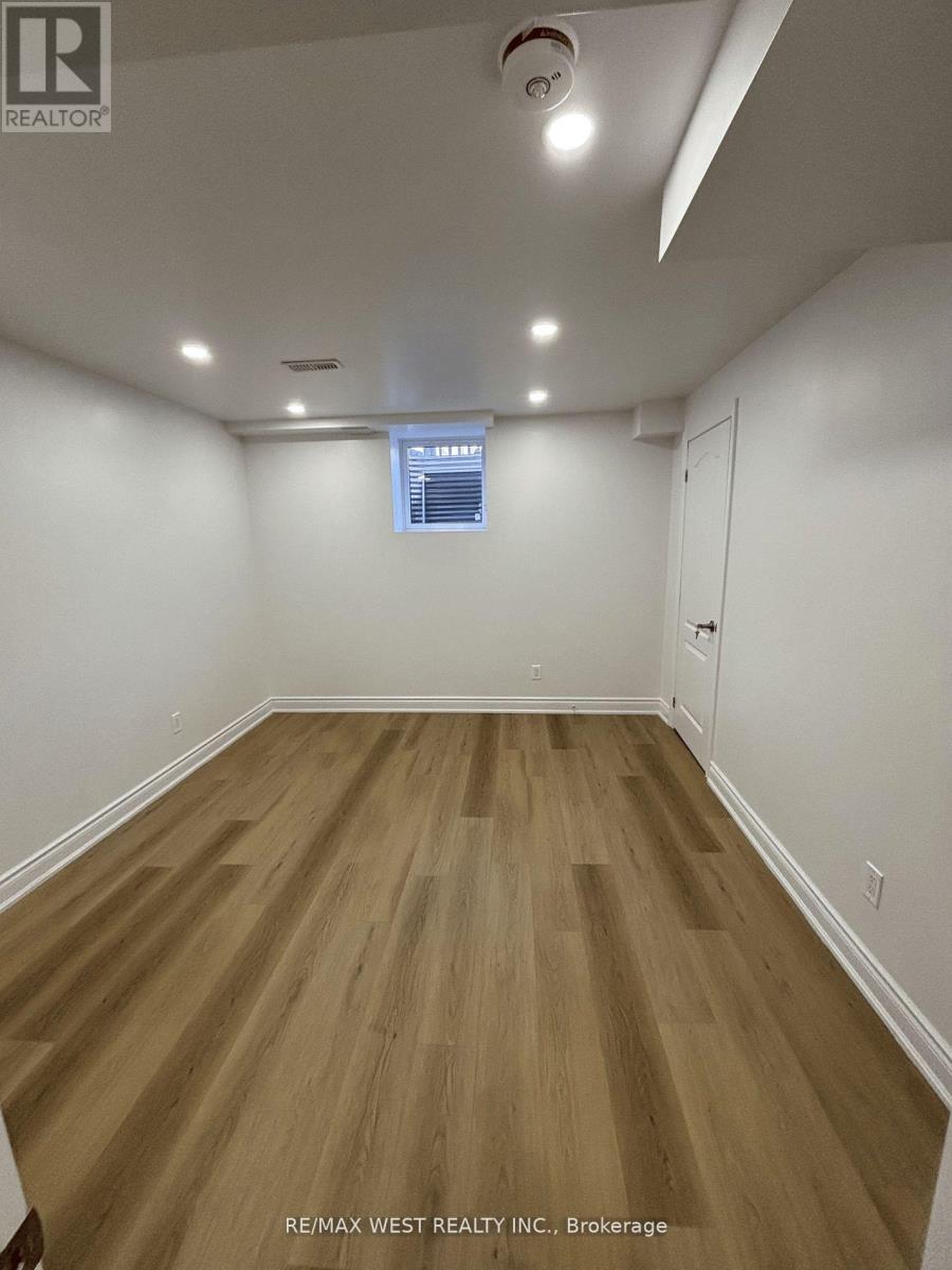 Basement Unit - 7 Locomotive Crescent, Brampton, Ontario  L7A 0S5 - Photo 13 - W12509586