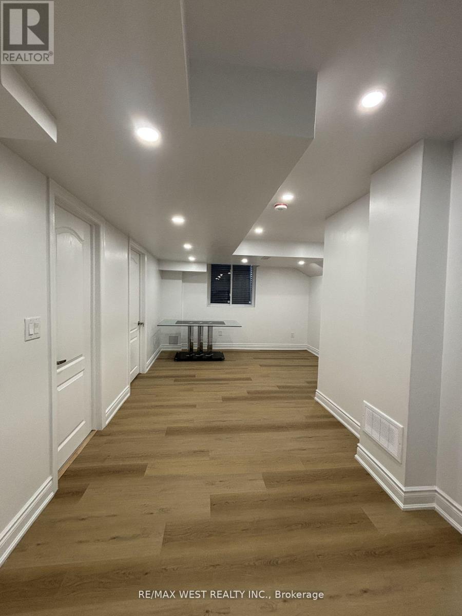 Basement Unit - 7 Locomotive Crescent, Brampton, Ontario  L7A 0S5 - Photo 3 - W12509586