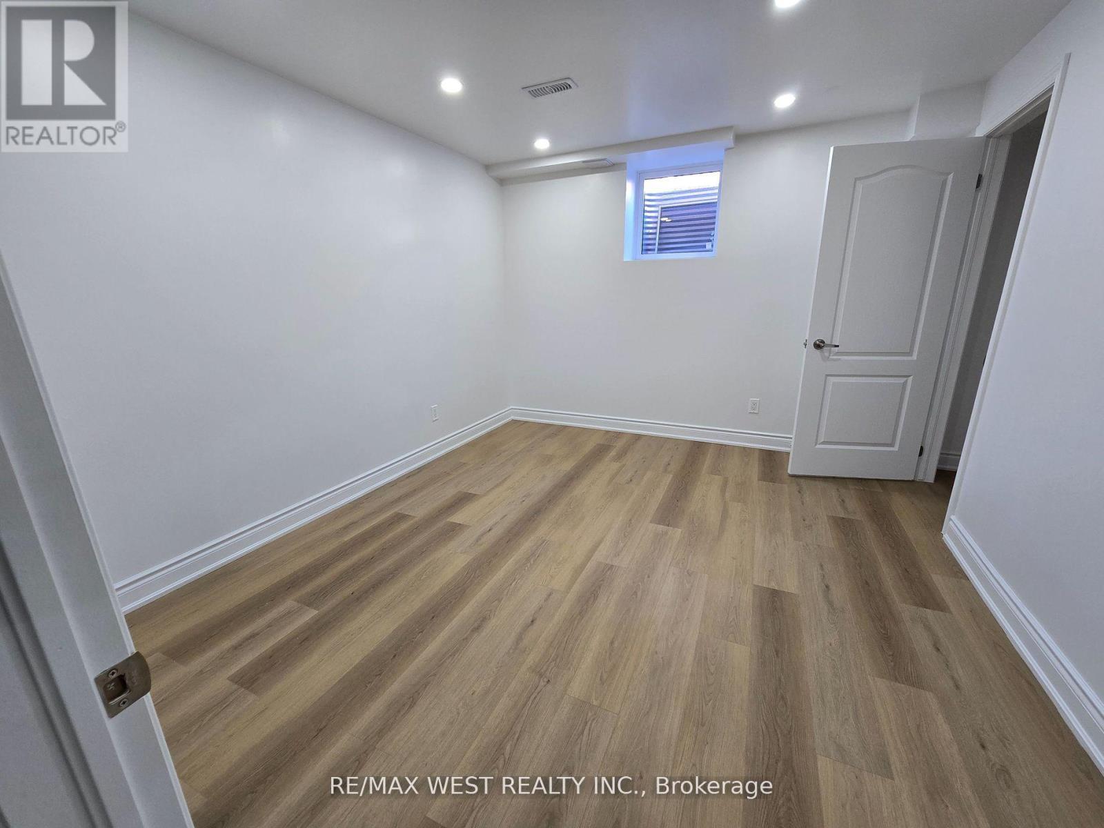 Basement Unit - 7 Locomotive Crescent, Brampton, Ontario  L7A 0S5 - Photo 9 - W12509586