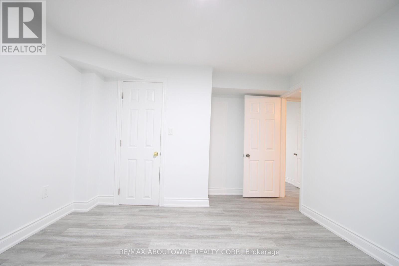 Basement - 34 Glenmanor Drive, Oakville, Ontario  L6K 2B4 - Photo 12 - W12509616