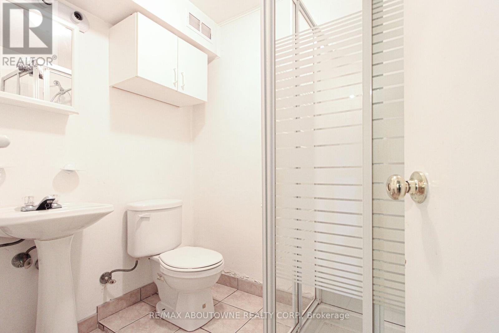 Basement - 34 Glenmanor Drive, Oakville, Ontario  L6K 2B4 - Photo 15 - W12509616