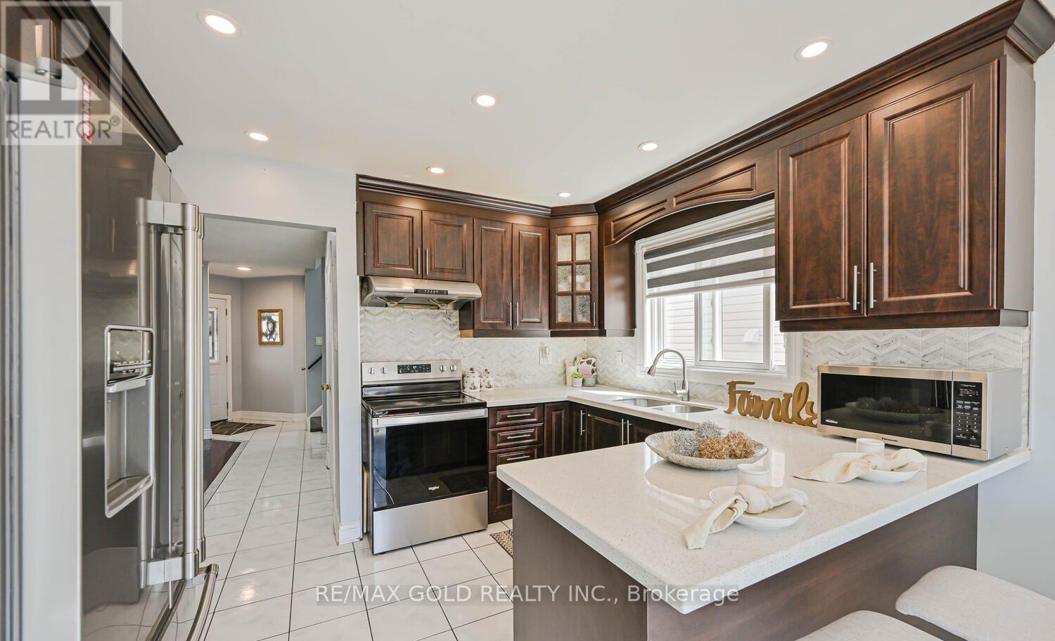 101 Beaconsfield Avenue, Brampton, Ontario  L6Y 4R6 - Photo 12 - W12509626