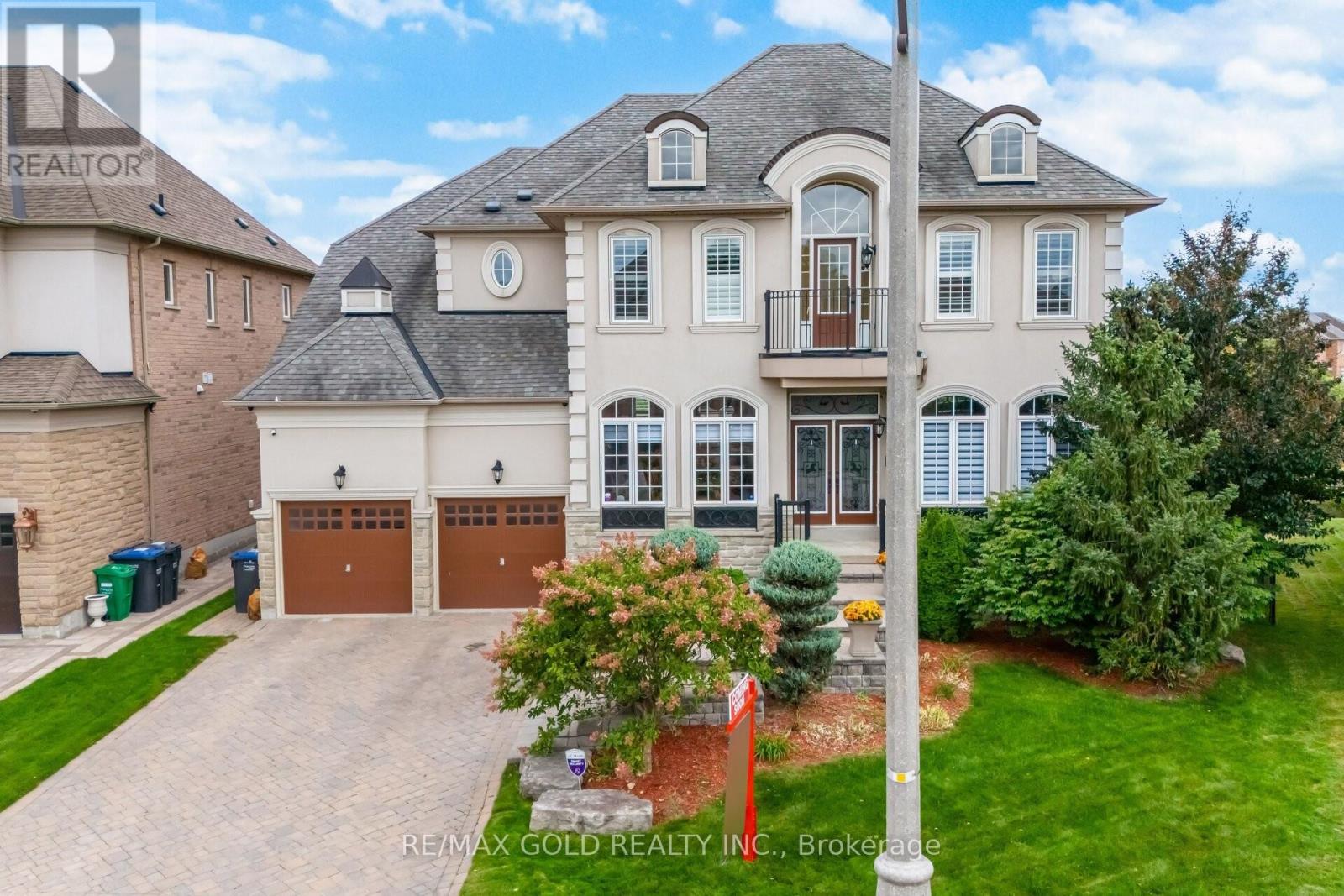 10 VISSINI WAY, Brampton, Ontario