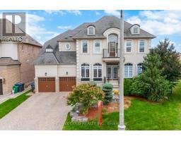 10 VISSINI WAY, Brampton, Ontario