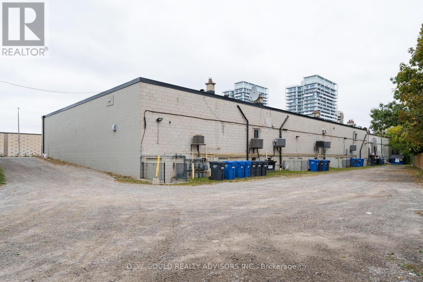 130-136 Speers Road, Oakville, Ontario  L6K 2E7 - Photo 23 - W12509666