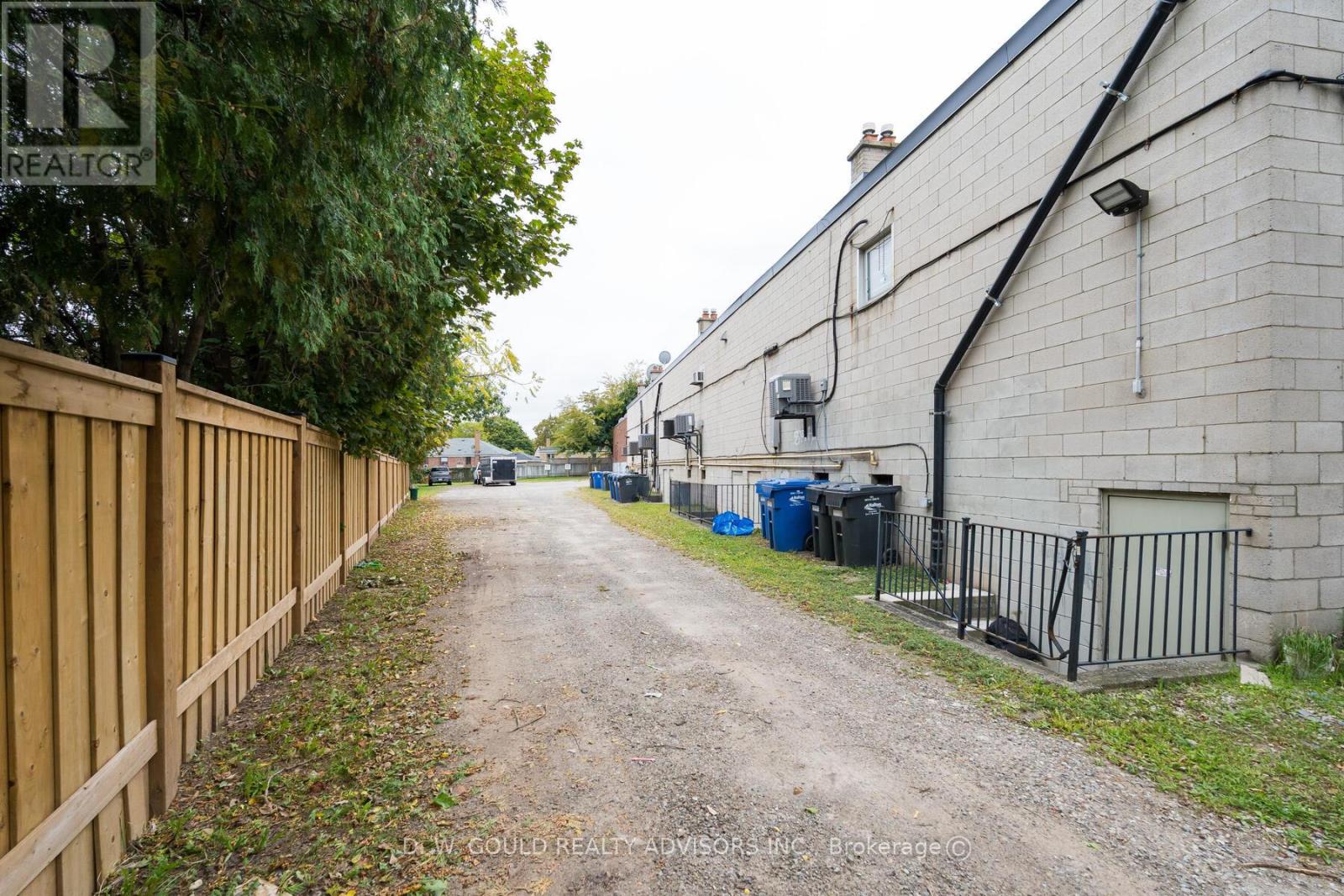 130-136 Speers Road, Oakville, Ontario  L6K 2E7 - Photo 25 - W12509666