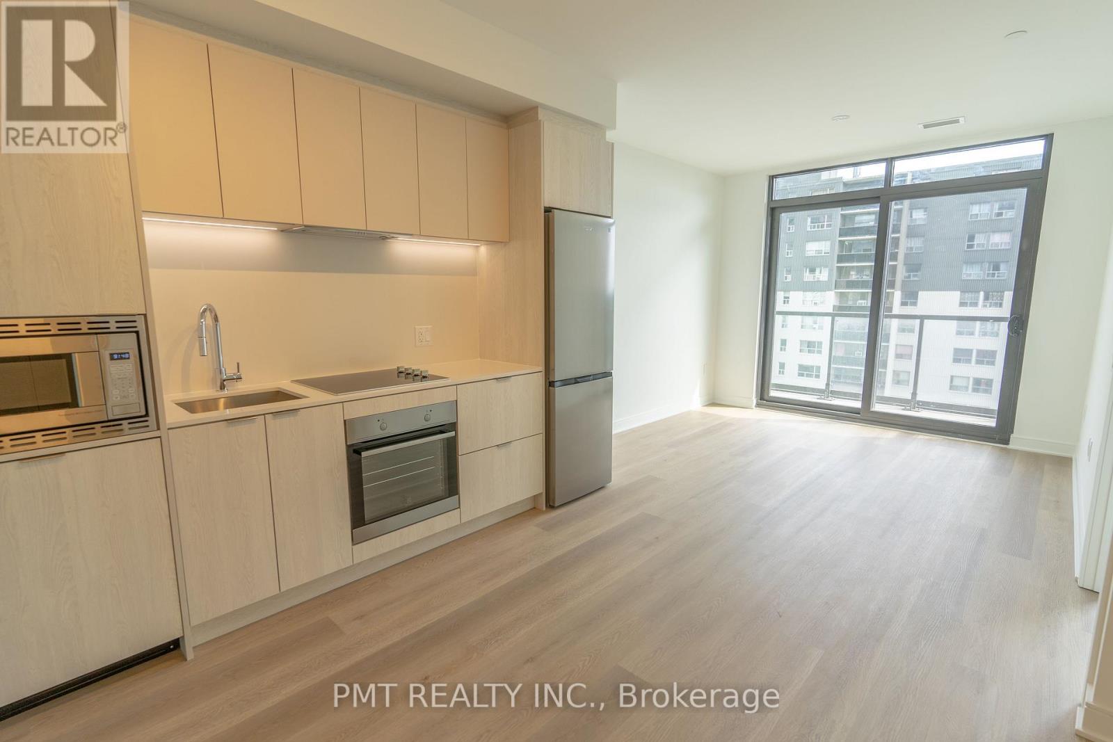 717 - 86 Dundas Street E, Mississauga, Ontario  L5A 1W4 - Photo 3 - W12509668