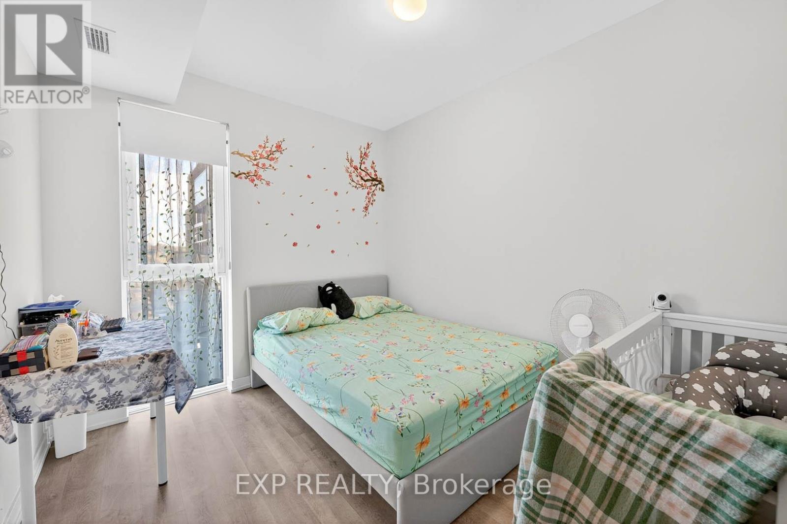 813 - 2300 St Clair Avenue W, Toronto, Ontario  M6N 1K8 - Photo 17 - W12509704