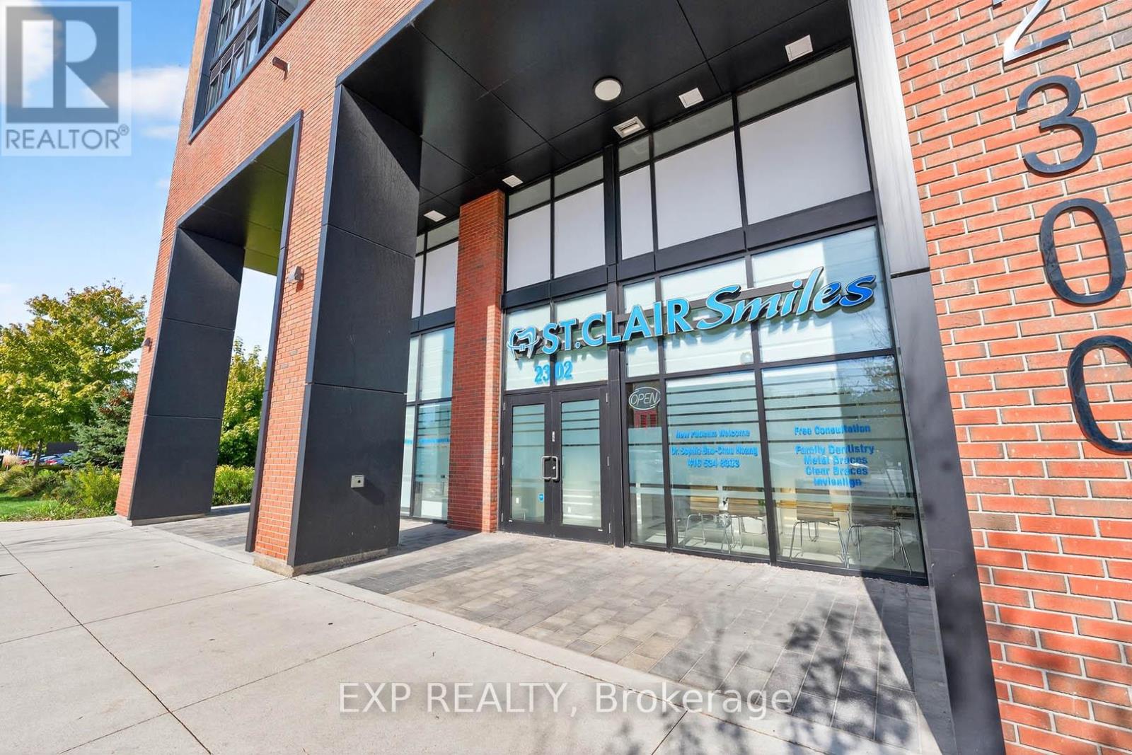 813 - 2300 St Clair Avenue W, Toronto, Ontario  M6N 1K8 - Photo 29 - W12509704