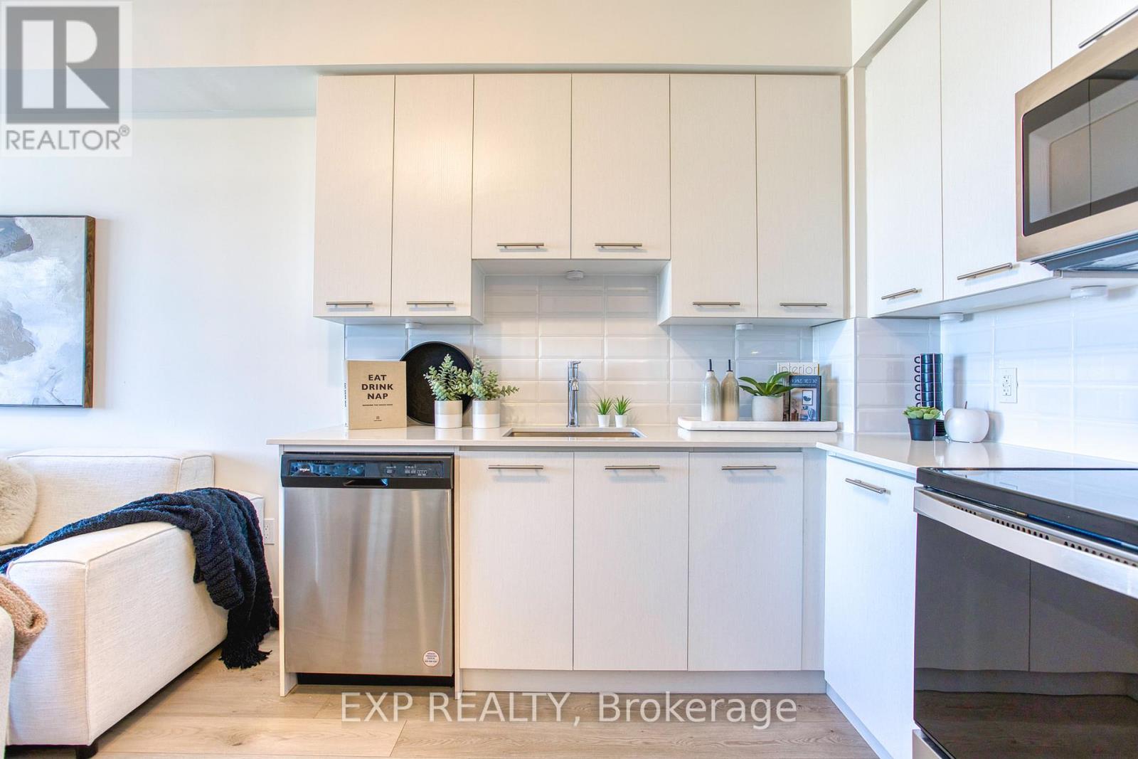 1204 - 385 Winston Road, Grimsby, Ontario L3M 0J3 - Photo 4 - X12509516