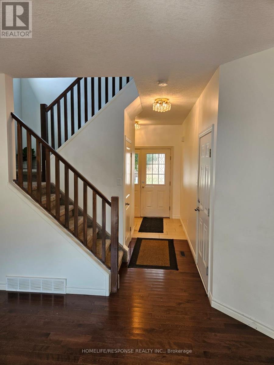 27 - 960 Bitterbush Crescent, London North, Ontario N6H 0G1 - Photo 2 - X12509554