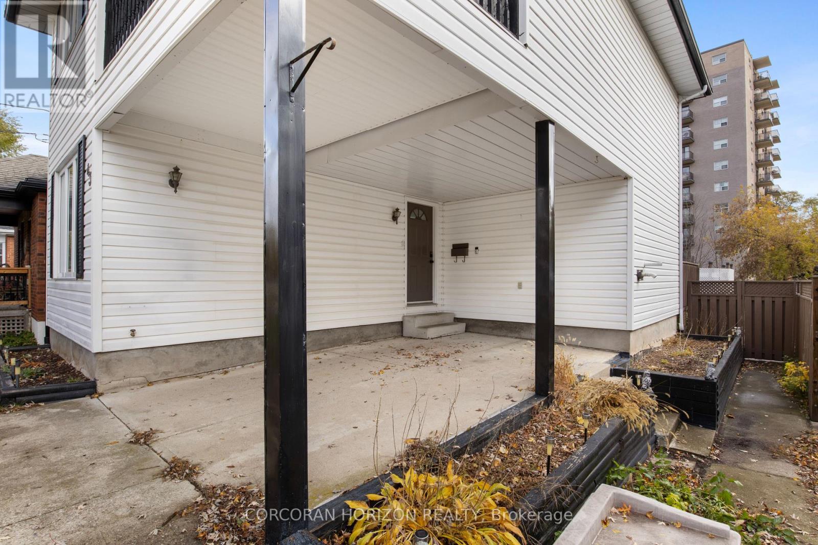 43 Middleton Street, Cambridge, Ontario  N1S 2R2 - Photo 3 - X12509560