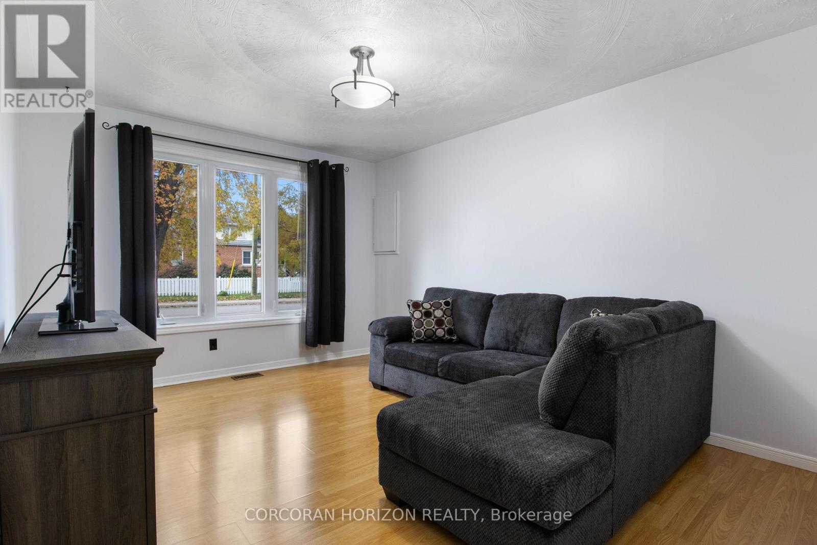 43 Middleton Street, Cambridge, Ontario  N1S 2R2 - Photo 5 - X12509560