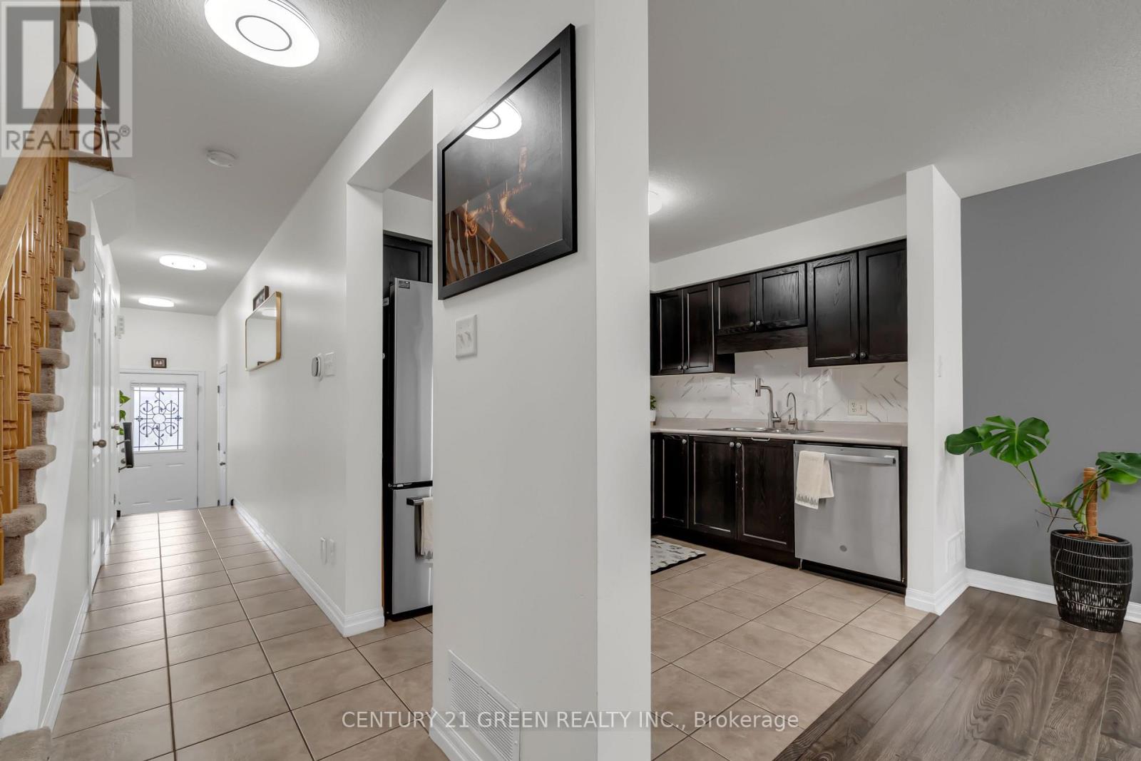 54 Rockcliffe Drive E, Kitchener, Ontario  N2R 1W5 - Photo 6 - X12509578