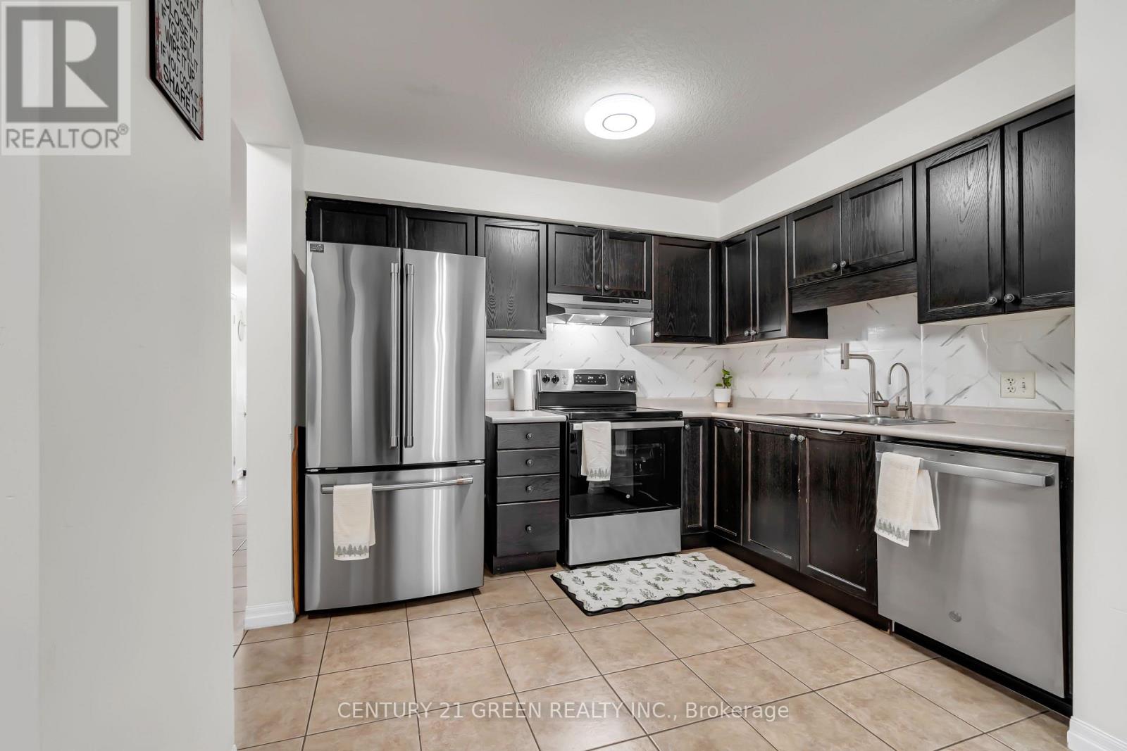 54 Rockcliffe Drive E, Kitchener, Ontario  N2R 1W5 - Photo 9 - X12509578