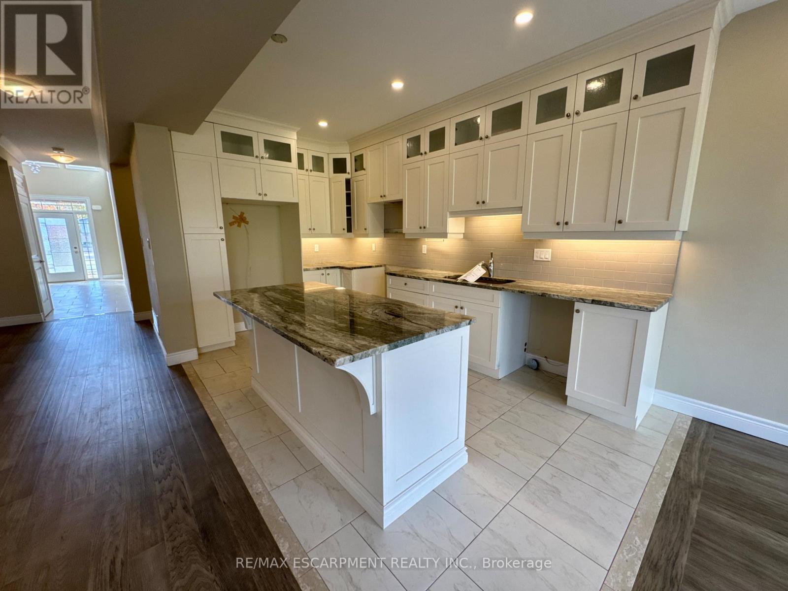 185 1/2 Federal Street, Hamilton, Ontario L8E 1N8 - Photo 10 - X12509630