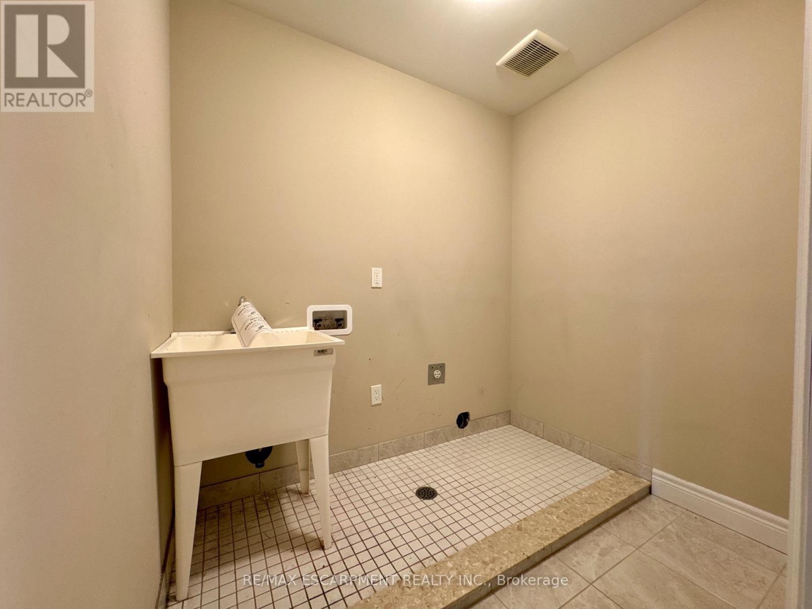 185 1/2 Federal Street, Hamilton, Ontario L8E 1N8 - Photo 35 - X12509630