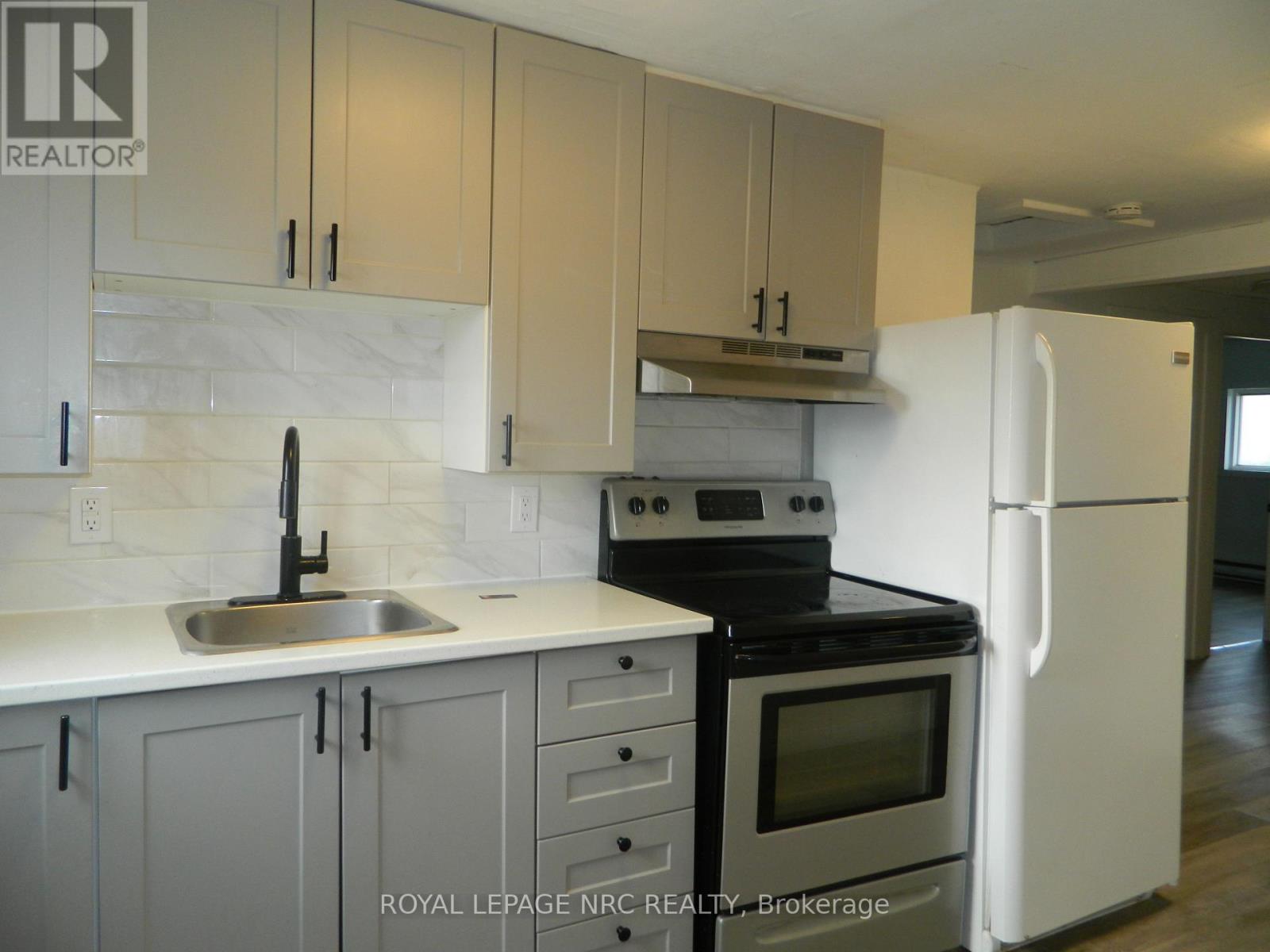 210 Phipps Street, Fort Erie, Ontario  L2A 2V5 - Photo 5 - X12509828