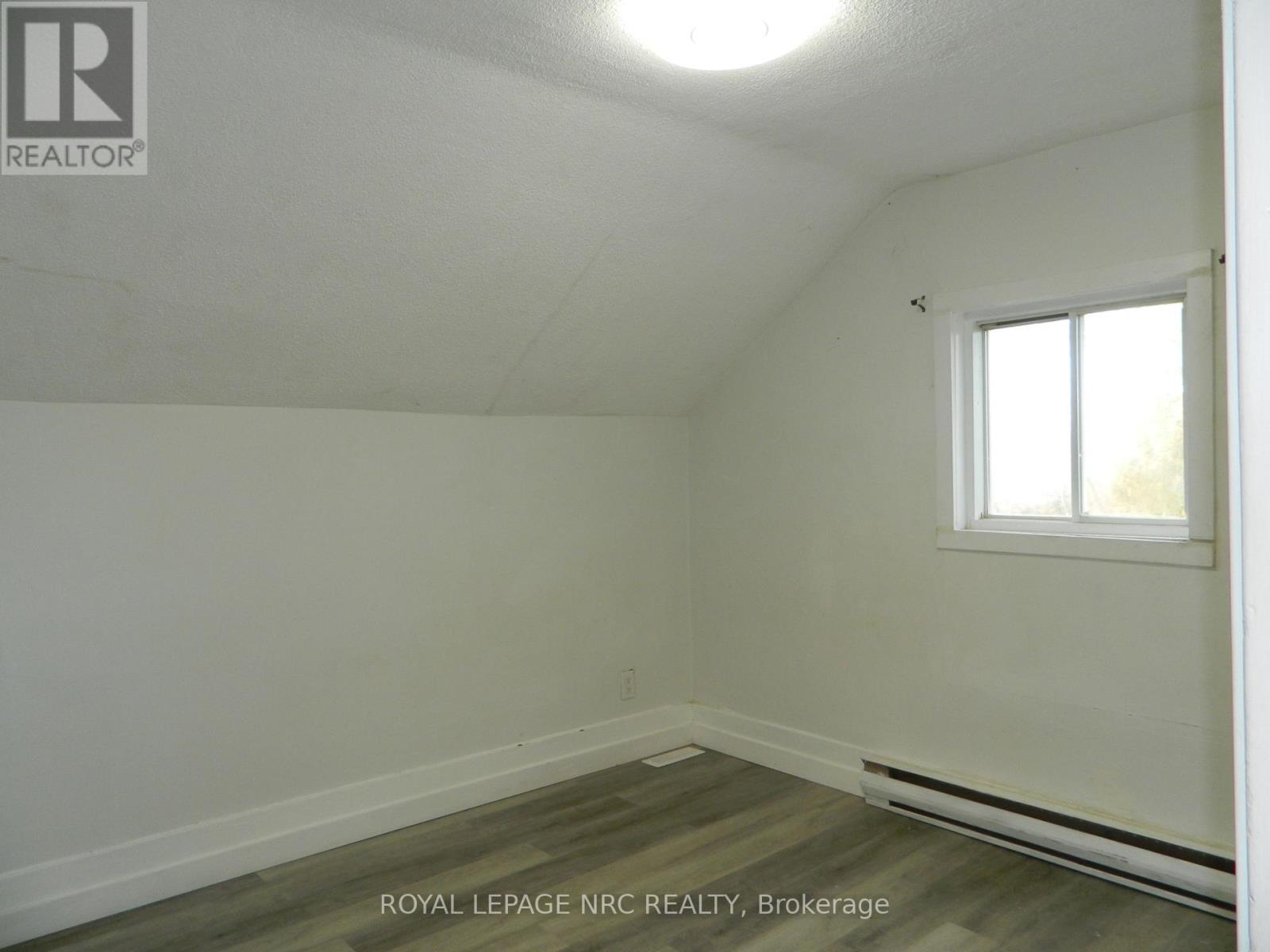 210 Phipps Street, Fort Erie, Ontario  L2A 2V5 - Photo 9 - X12509828