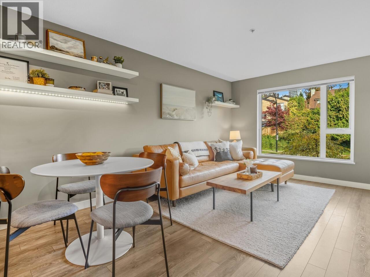 208 221 E 3rd Street, North Vancouver, British Columbia  V7L 0C1 - Photo 1 - R3064668