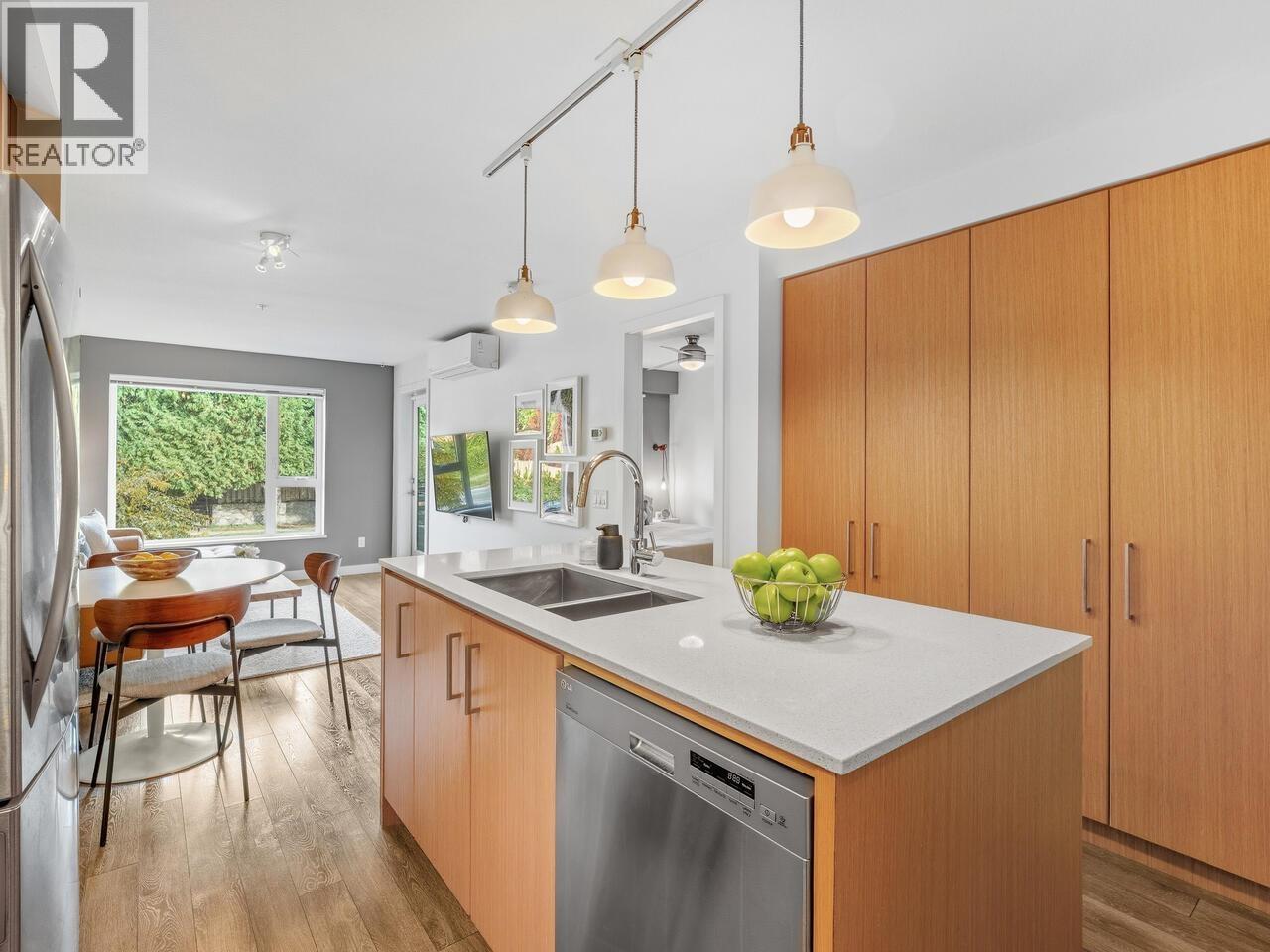 208 221 E 3rd Street, North Vancouver, British Columbia  V7L 0C1 - Photo 5 - R3064668