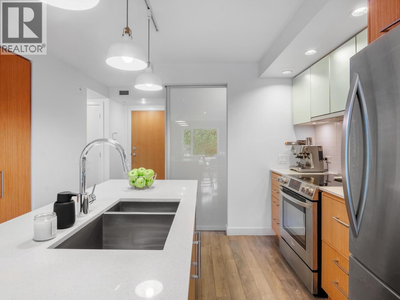 208 221 E 3rd Street, North Vancouver, British Columbia  V7L 0C1 - Photo 6 - R3064668