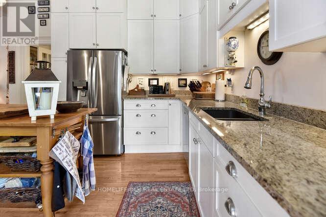 32 Apple Street, Brockville, Ontario  K6V 4X8 - Photo 42 - X12509772