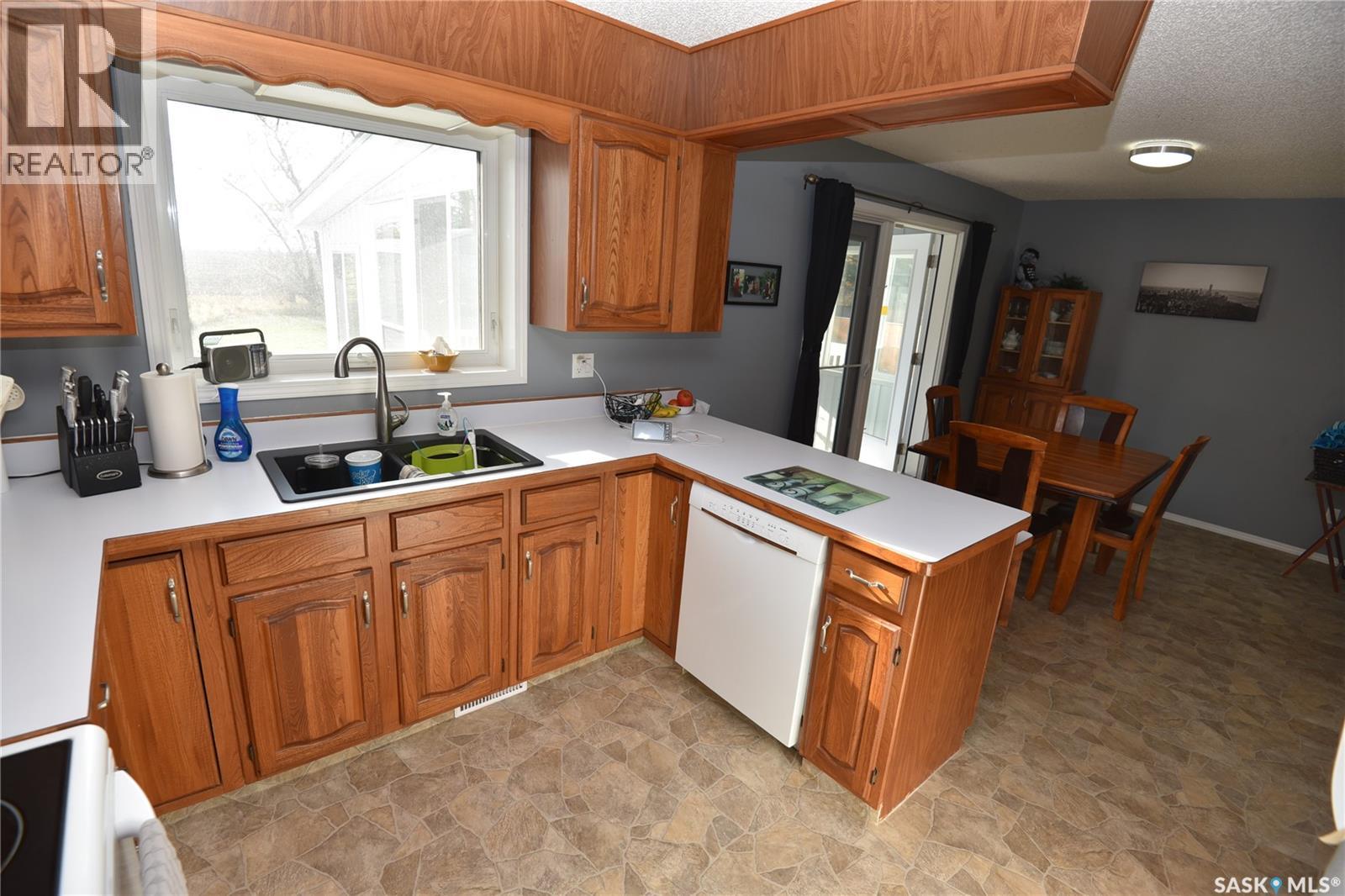 402 Watson Crescent, Nipawin, Saskatchewan  S0E 1E0 - Photo 15 - SK021583