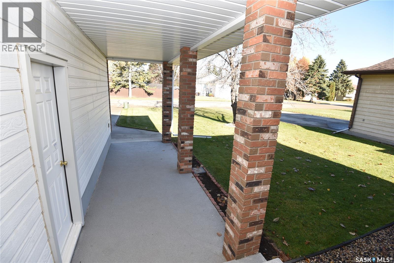 402 Watson Crescent, Nipawin, Saskatchewan  S0E 1E0 - Photo 7 - SK021583