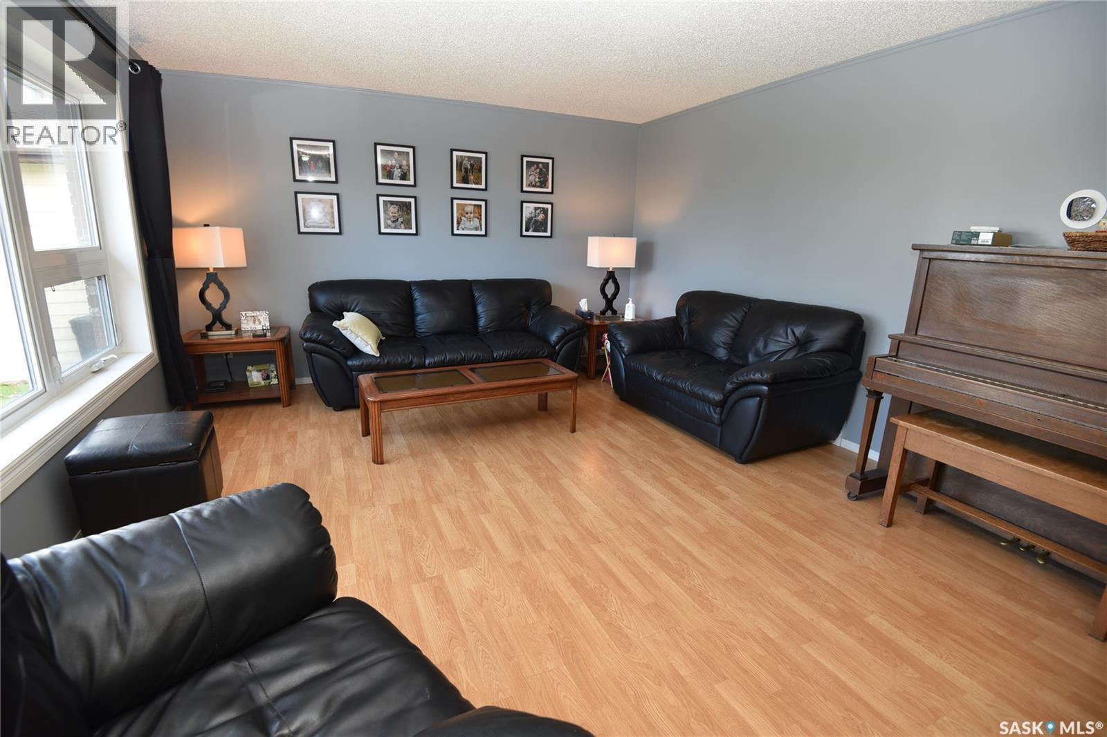 402 Watson Crescent, Nipawin, Saskatchewan  S0E 1E0 - Photo 14 - SK021583