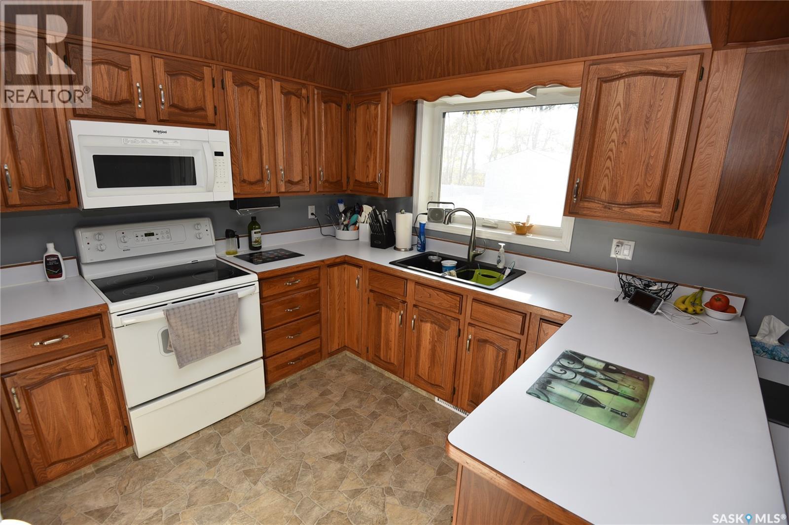 402 Watson Crescent, Nipawin, Saskatchewan  S0E 1E0 - Photo 18 - SK021583