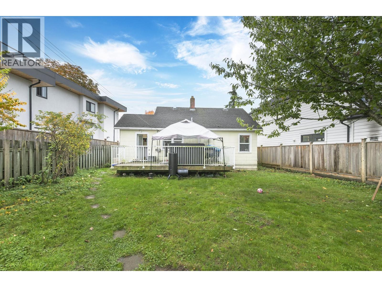 2251 Wellington Crescent, Richmond, British Columbia V7B 1G9 - Photo 2 - R3064694