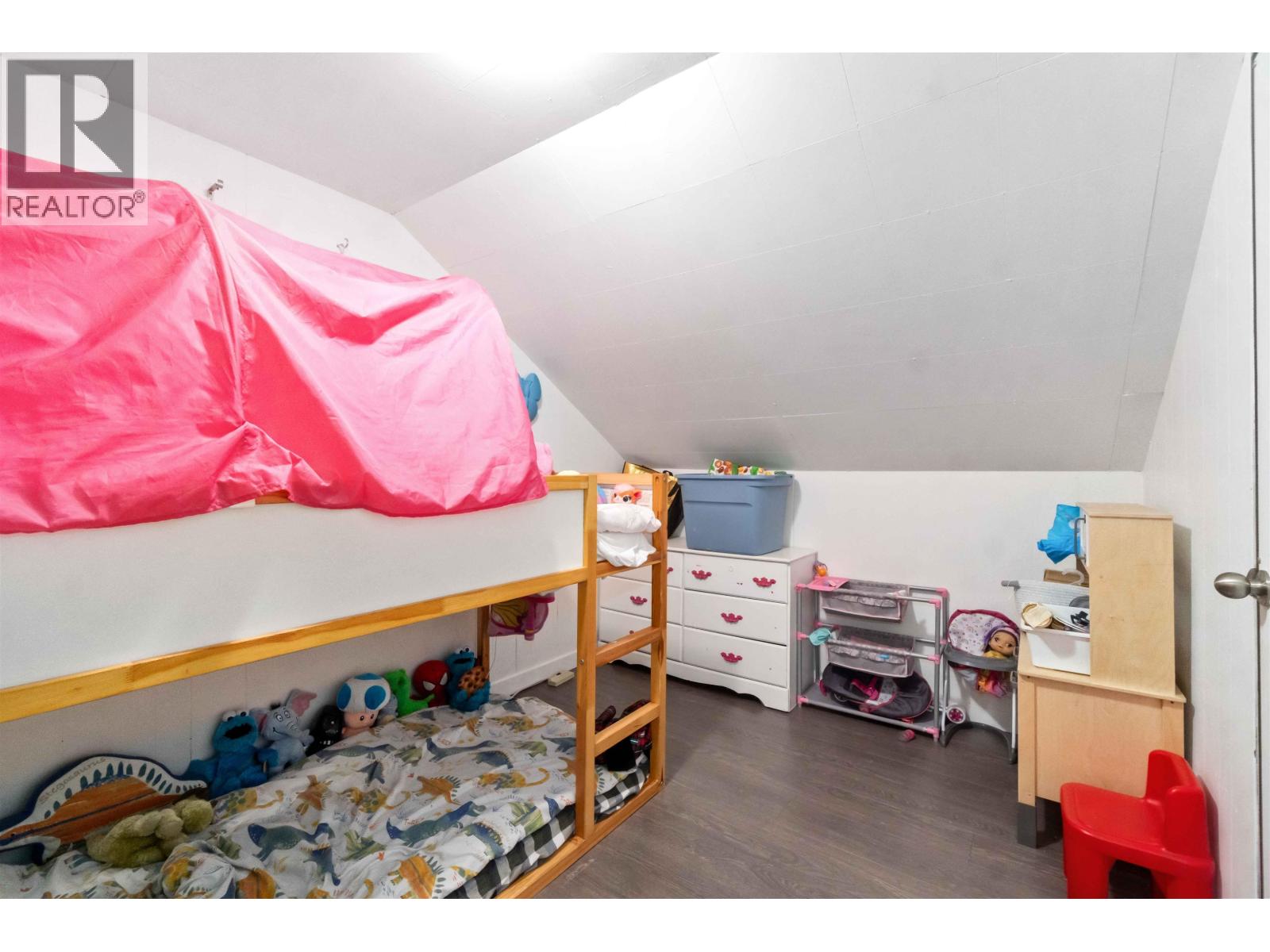 5735 Earles Street, Vancouver, British Columbia V5R 3S4 - Photo 14 - R3064708