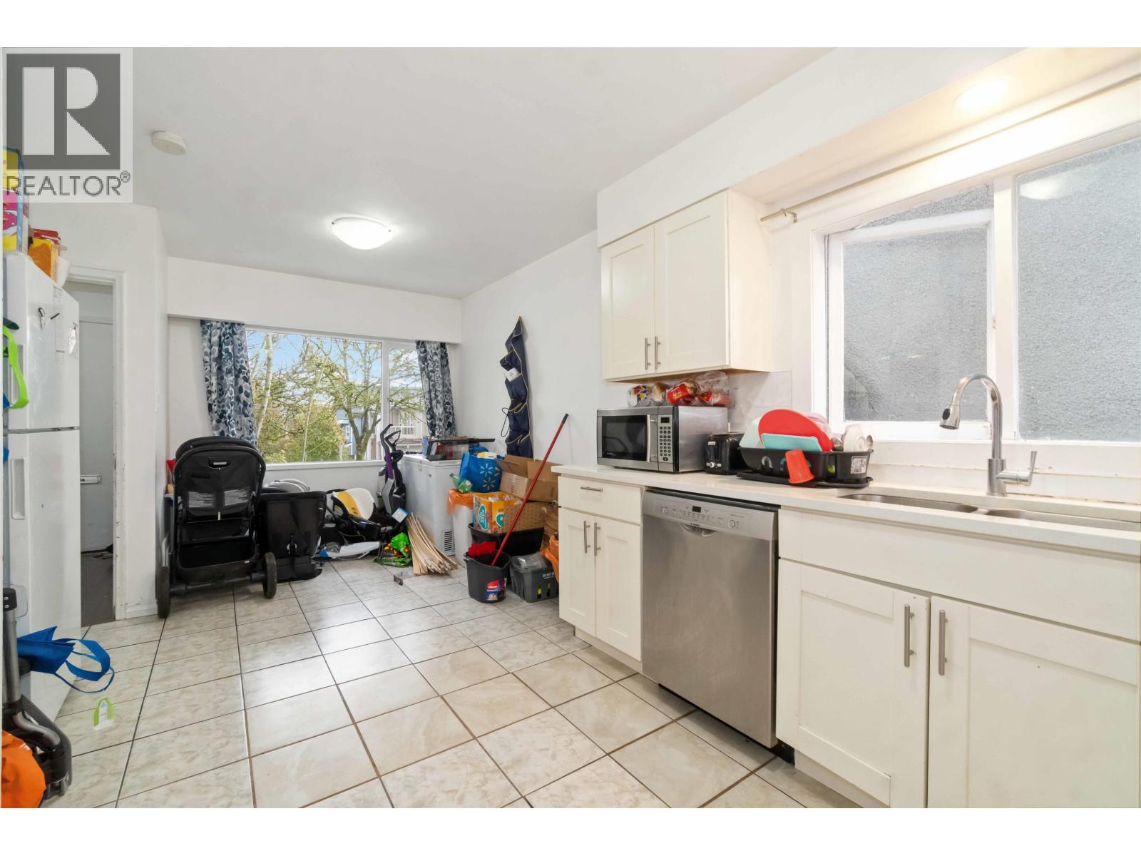 5735 Earles Street, Vancouver, British Columbia V5R 3S4 - Photo 9 - R3064708