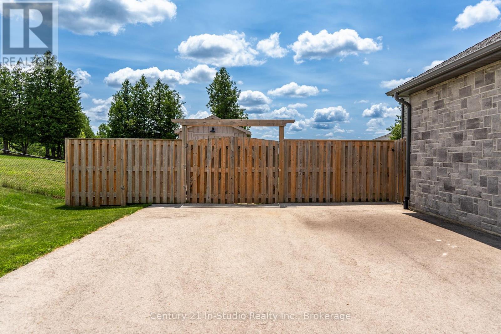 202 Meredith Way, Chatsworth, Ontario N0H 1G0 - Photo 4 - X12509832