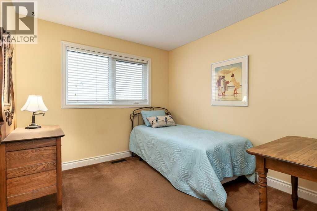 11 Bernard Place Nw, Calgary, Alberta  T3K 2B8 - Photo 19 - A2267342