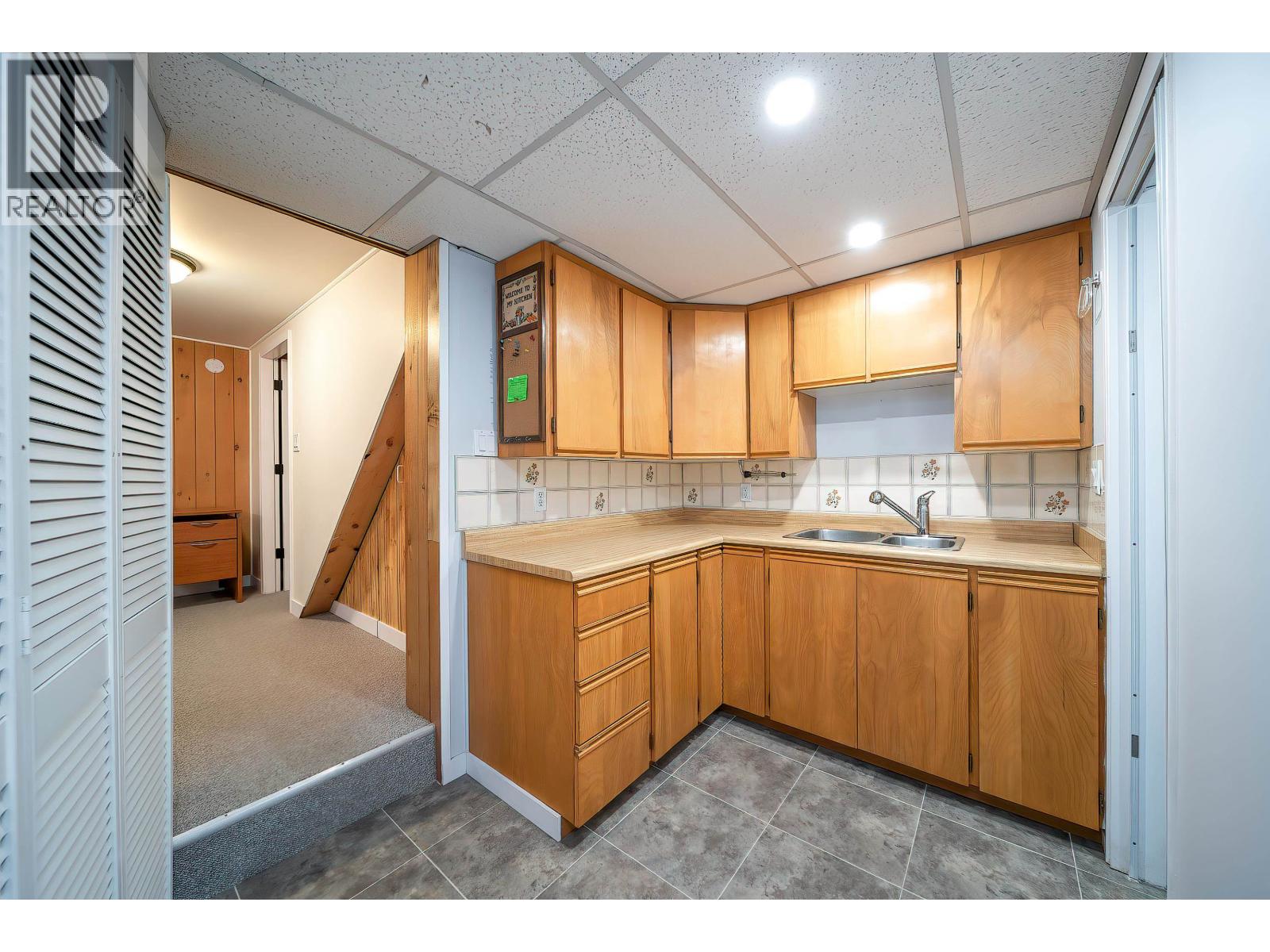 6516 Portland Street, Burnaby, British Columbia V5E 1A2 - Photo 37 - R3064695