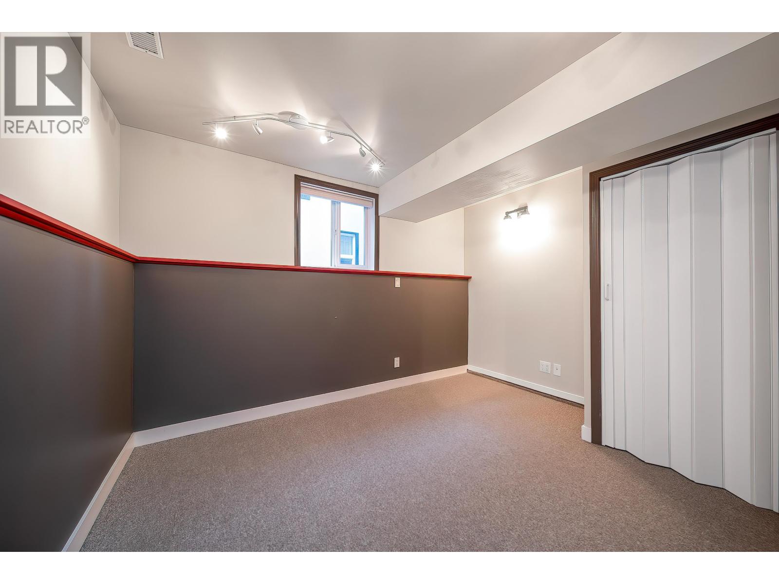 6516 Portland Street, Burnaby, British Columbia V5E 1A2 - Photo 32 - R3064695