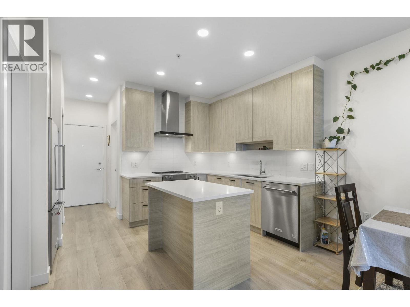 510 7579 16th Street, Burnaby, British Columbia V3N 0H7 - Photo 6 - R3064436