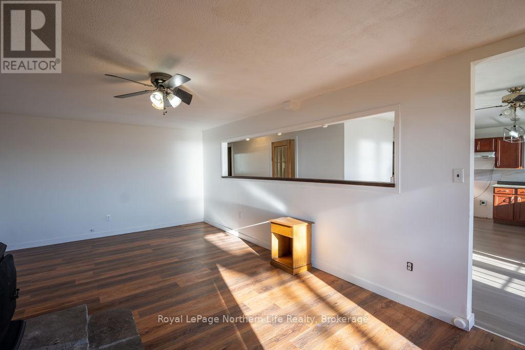 1417 Jocko Point Road, North Bay, Ontario  P1B 3M9 - Photo 19 - X12508192