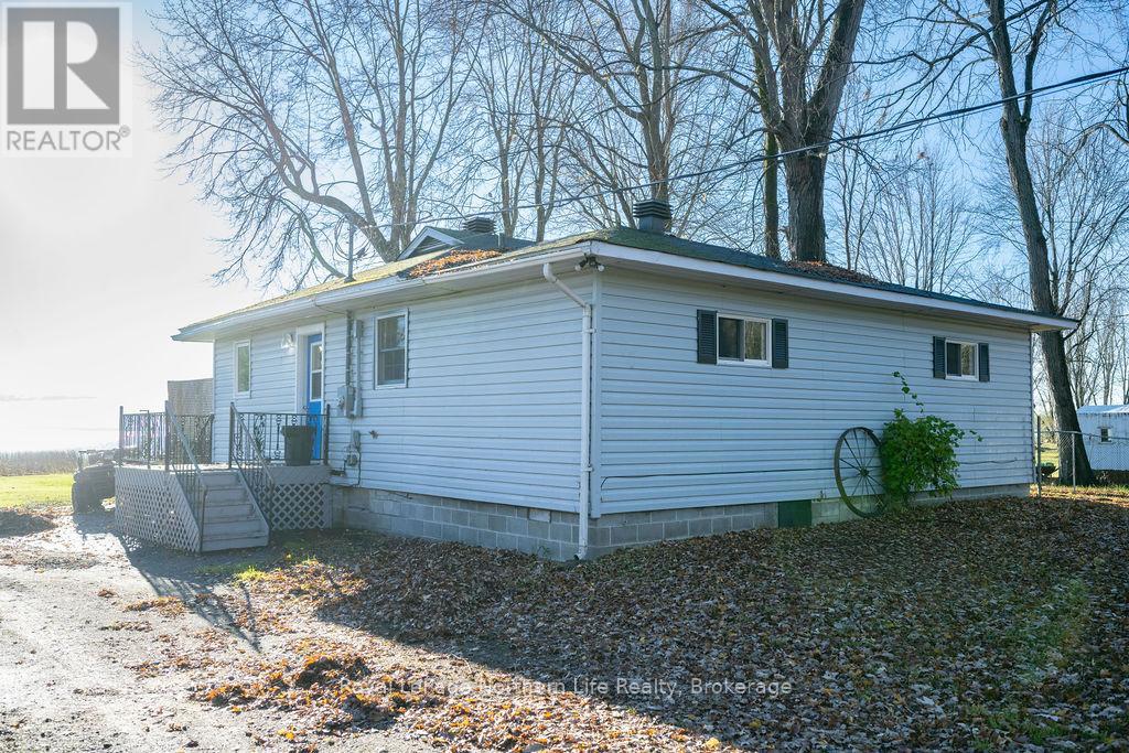 1417 Jocko Point Road, North Bay, Ontario  P1B 3M9 - Photo 2 - X12508192