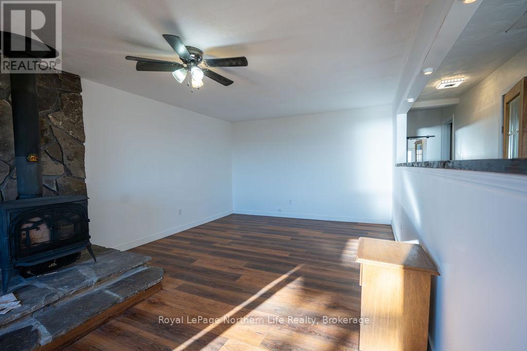 1417 Jocko Point Road, North Bay, Ontario  P1B 3M9 - Photo 16 - X12508192