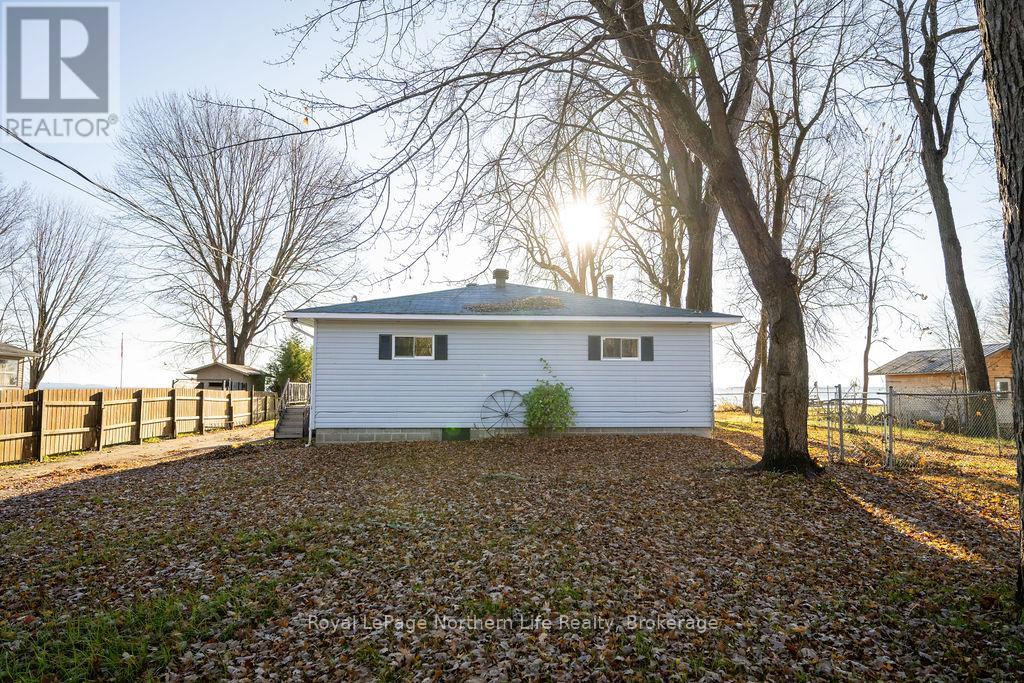 1417 Jocko Point Road, North Bay, Ontario  P1B 3M9 - Photo 4 - X12508192