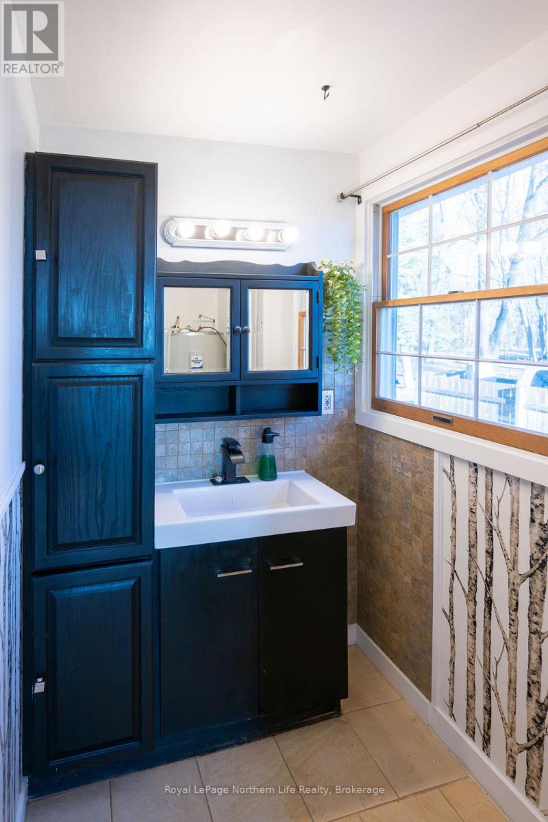 1417 Jocko Point Road, North Bay, Ontario  P1B 3M9 - Photo 9 - X12508192