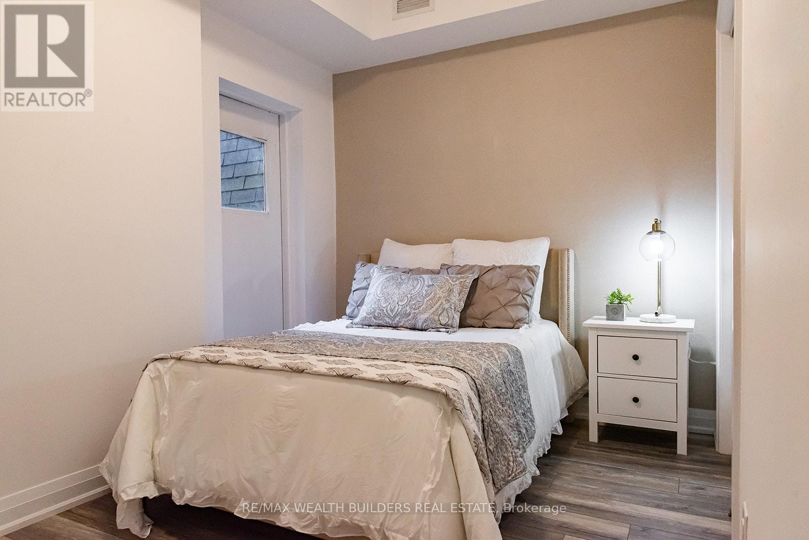 4 - 209 Jarvis Street, Toronto, Ontario  M5J 2C1 - Photo 4 - C12509808