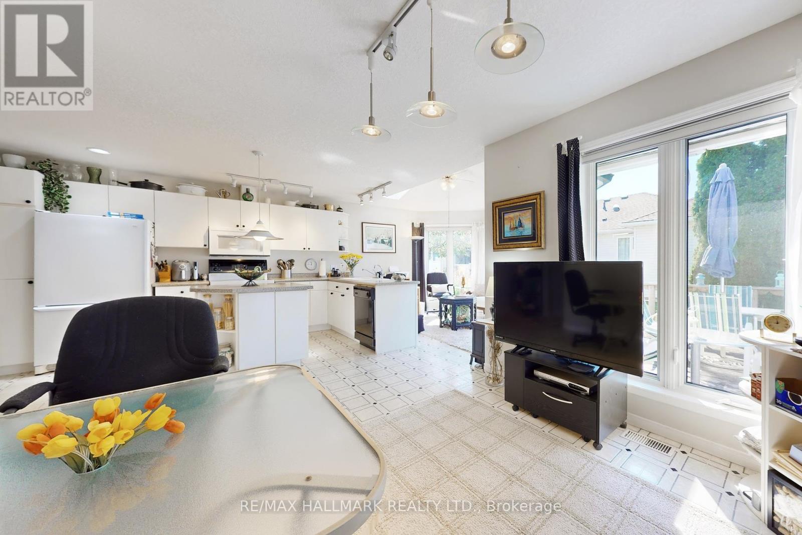 8 Greenfield Place, Wilmot, Ontario  N3A 2G6 - Photo 11 - X12400801