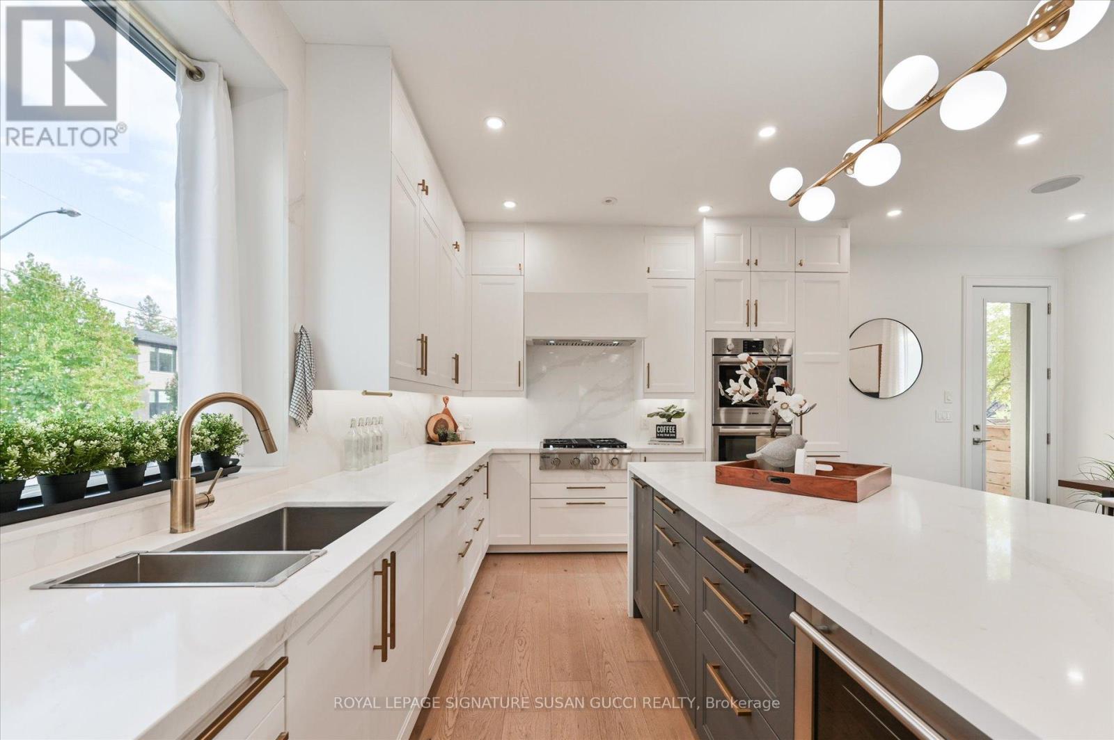 32 Treadway Boulevard, Toronto (East York), Ontario  M4C 2Z7 - Photo 14 - E12509788