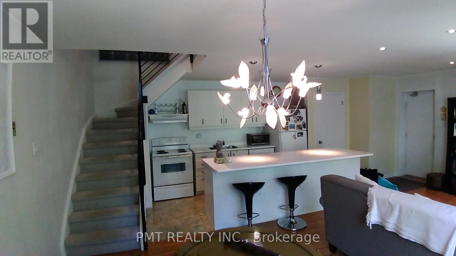 4 - 2064 Queen Street E, Toronto, Ontario  M4E 1C9 - Photo 2 - E12509824